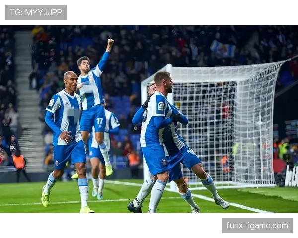 葡超新星闪耀赛场,青年才俊引豪门争抢 葡超新星闪耀赛场,青年才俊引豪门争抢