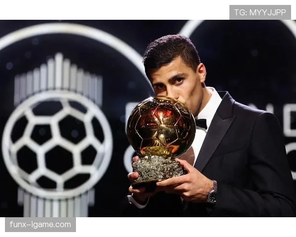 罗德里:防守型中场冲击金球奖的上限解析 罗德里:防守型中场冲击金球奖的上限解析